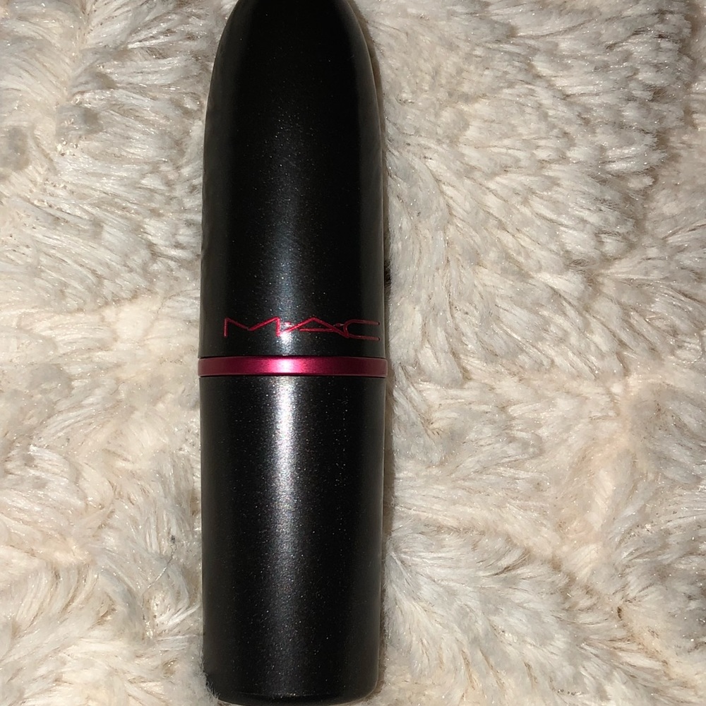 New Mac Viva Glam ll Lipstick